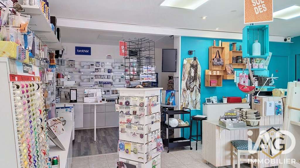 Vente mercerie créative machines à coudres à Égly