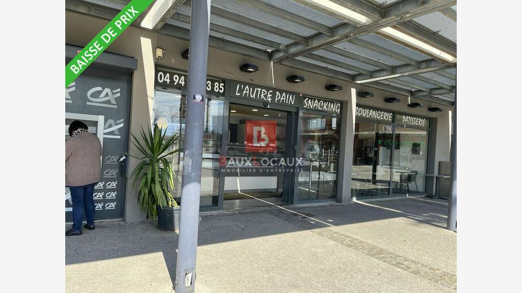 Boulangerie + murs à vendre empl N°1 à Fréjus
