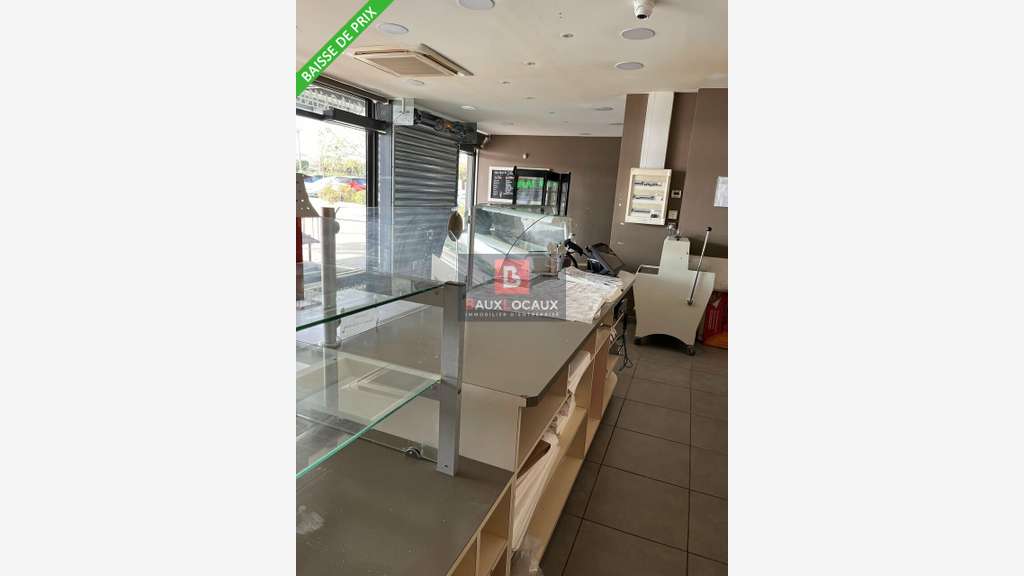 Boulangerie + murs à vendre empl N°1 à Fréjus