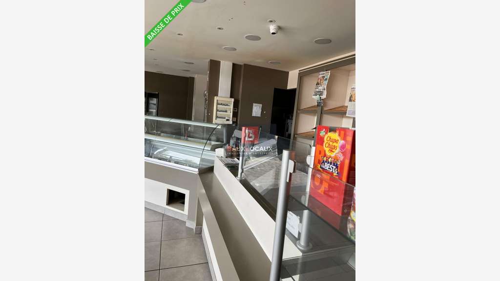 Boulangerie + murs à vendre empl N°1 à Fréjus