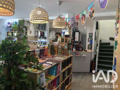 Vente librairie-café & murs clé en main à Galgon