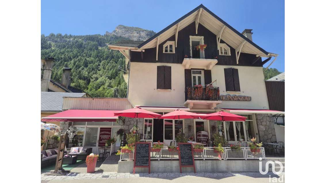 AV fonds et murs hôtel  Gavarnie site UNESCO