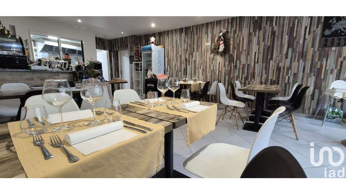 AV murs et fonds joli restaurant à Hauts de Bienne