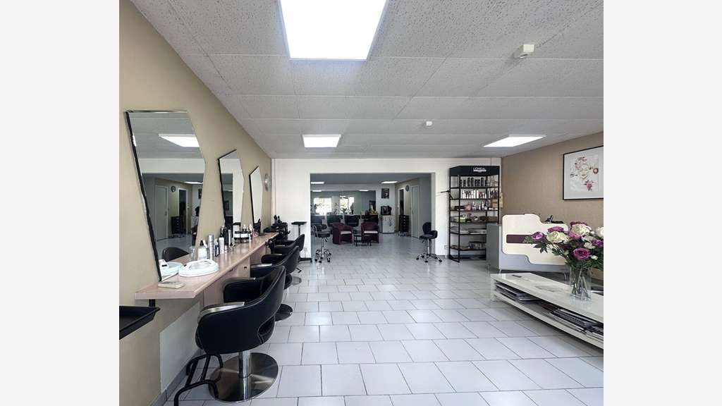 AV salon de coiffure 80m² emplacement idéal Istres