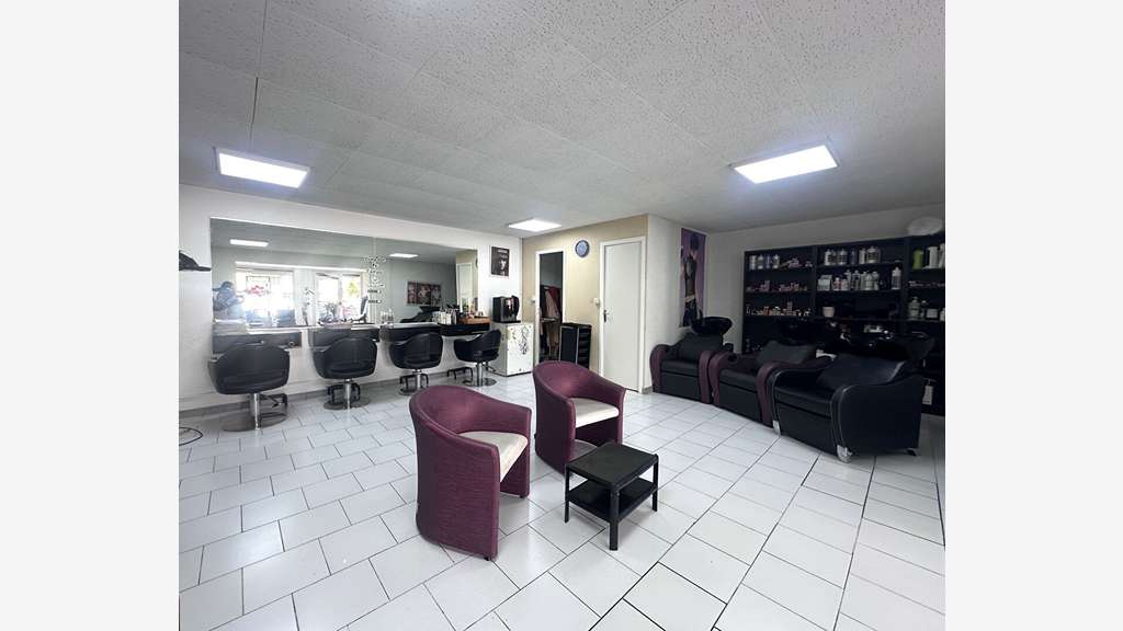 AV salon de coiffure 80m² emplacement idéal Istres