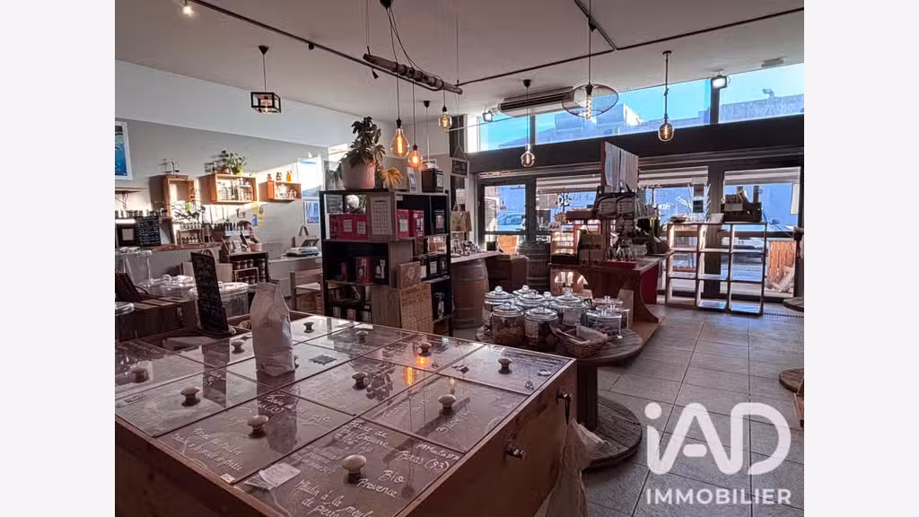 Cession fonds de commerce 98m² La Moutonne
