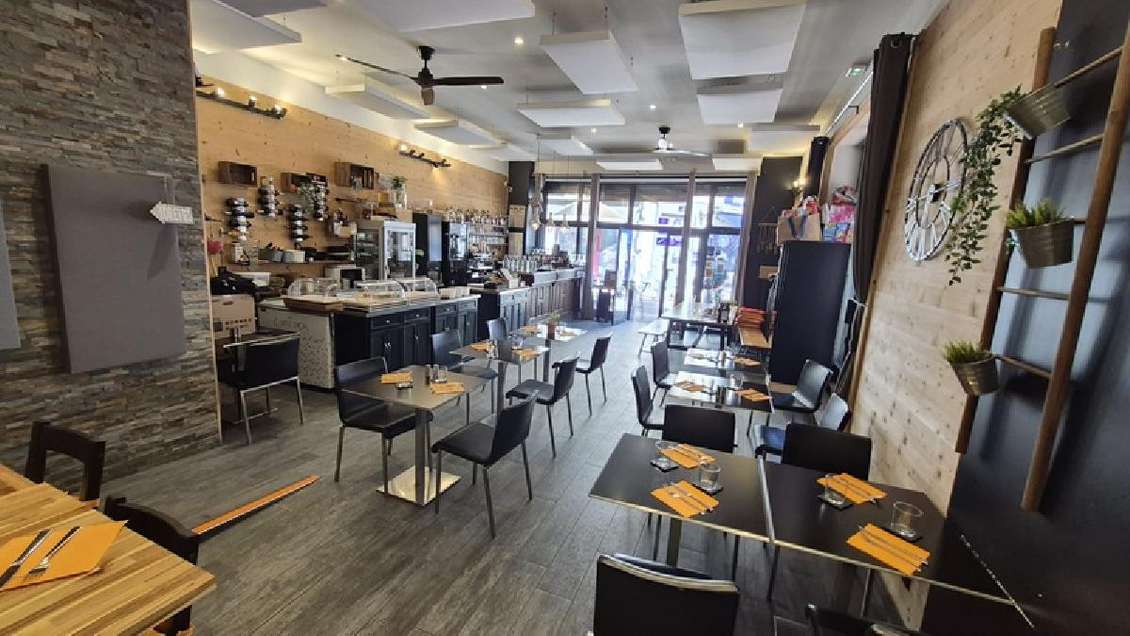 AV bar-restaurant en centre ville d'Isère