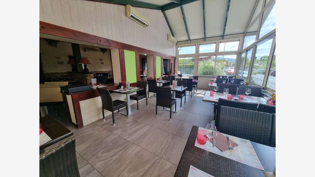 Murs et fonds restaurant face au lac Haute-Savoie