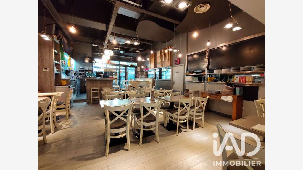 AV FDC brasserie empl strat 90m² à Marseille 13010