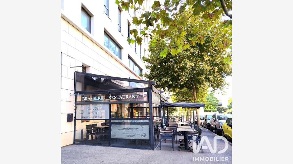 AV FDC brasserie empl strat 90m² à Marseille 13010