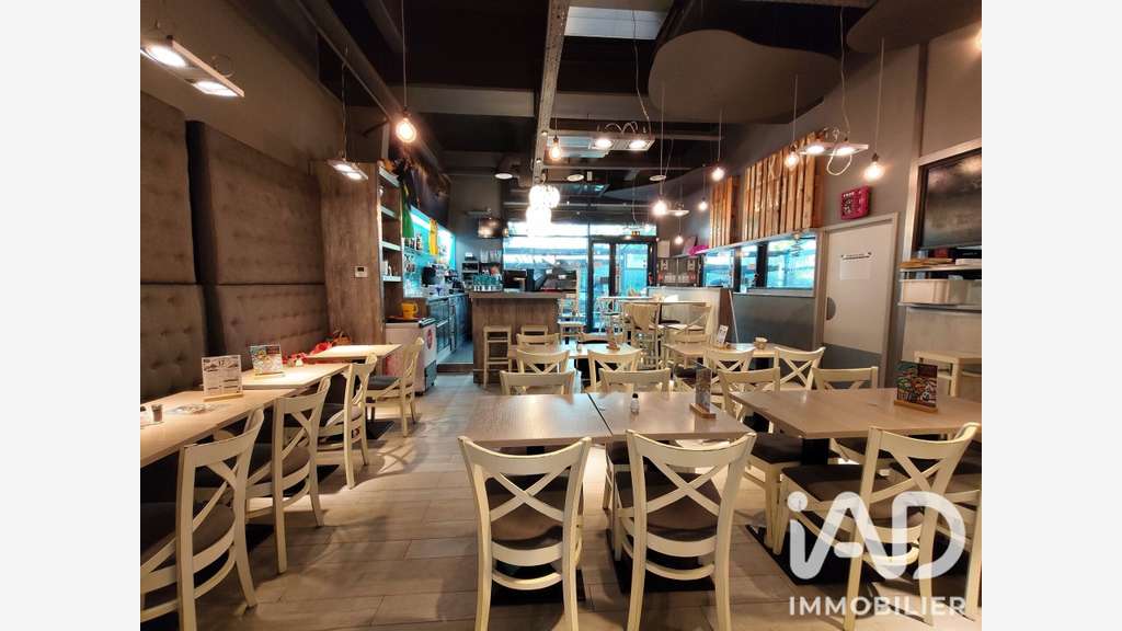 AV FDC brasserie empl strat 90m² à Marseille 13010
