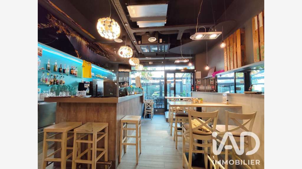 AV FDC brasserie empl strat 90m² à Marseille 13010