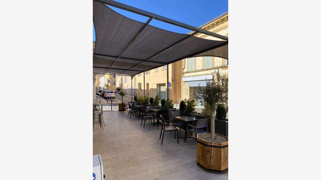 AV bar Licence IV + logement fonction à Meyrargues