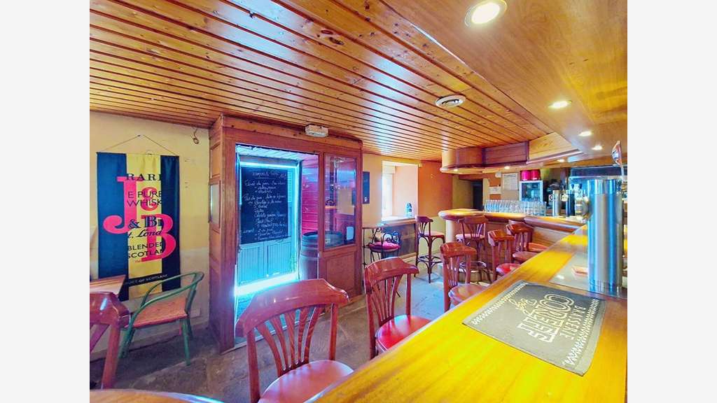 AV murs et fonds restaurant Lic IV près de Morlaix