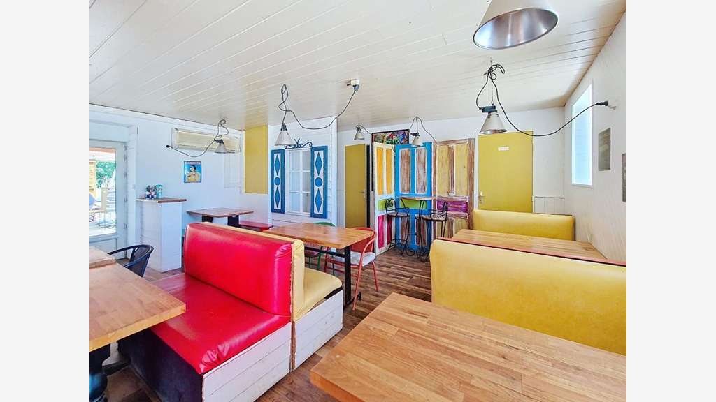 AV murs et fonds restaurant Lic IV près de Morlaix