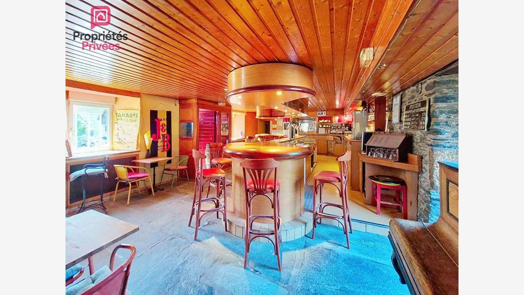 AV murs et fonds restaurant Lic IV près de Morlaix