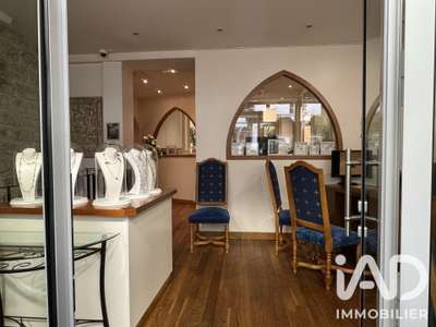Vente murs et FDC joallerie de 80m² à Paris 75016