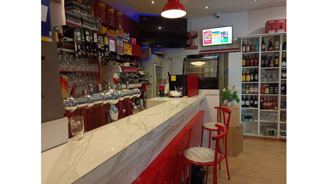 Bar tabac murs et fonds avec logement à Périgueux