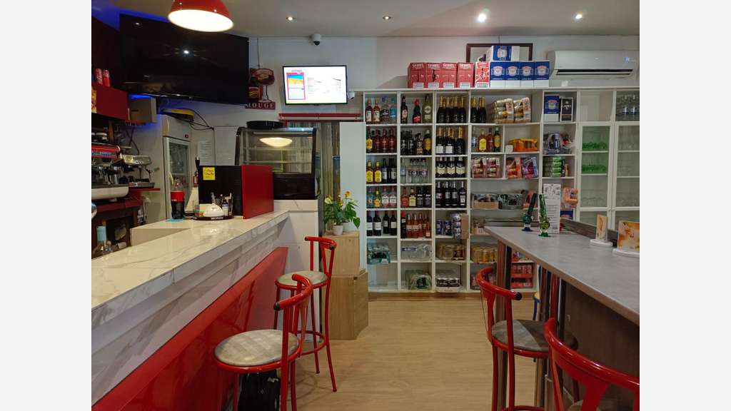 Bar tabac murs et fonds avec logement à Périgueux