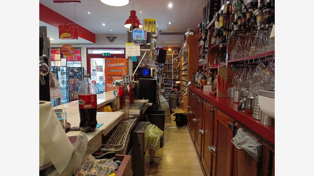 Bar tabac murs et fonds avec logement à Périgueux