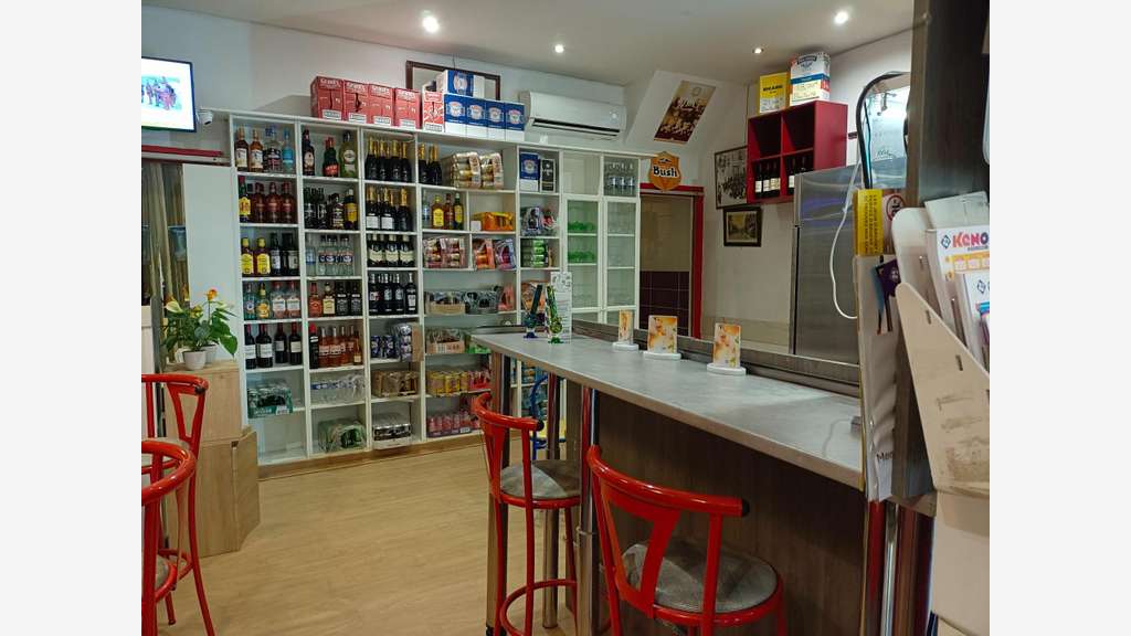 Bar tabac murs et fonds avec logement à Périgueux