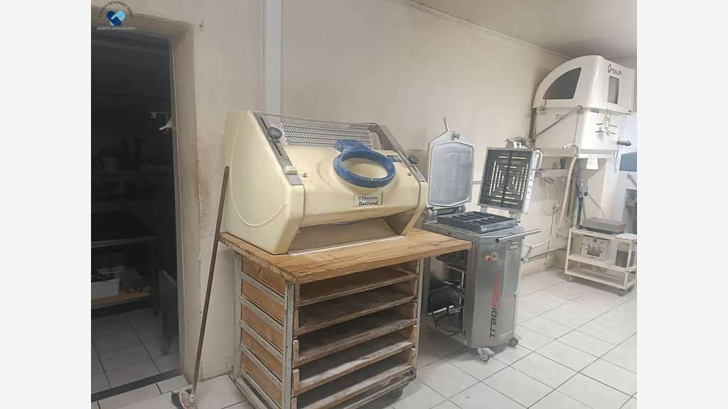 Vente boulangerie viennoiserie atypique à Peyrole