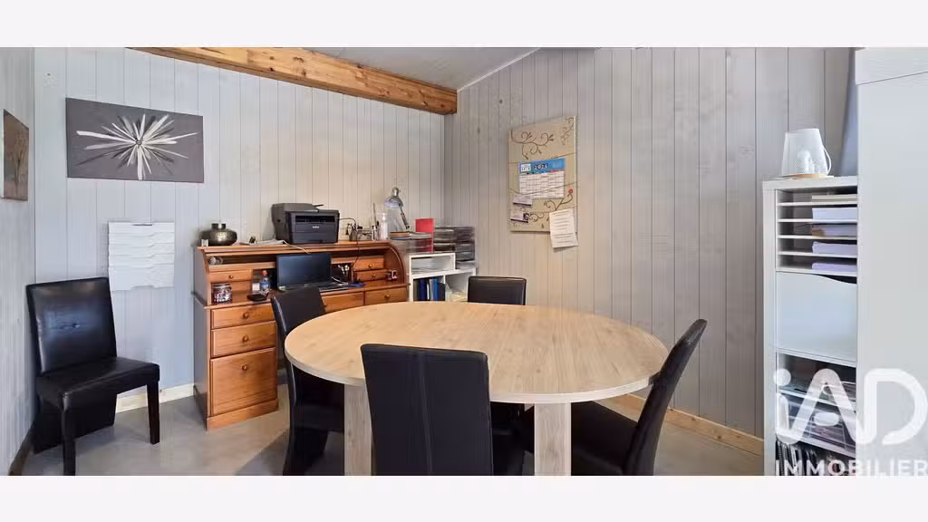 AV FDC pompes funèbres 61m² Plumelec empl strat