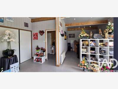 AV FDC pompes funèbres 61m² Plumelec empl strat