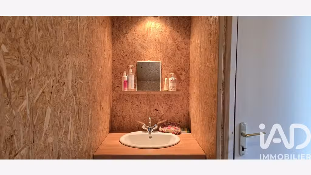 AV FDC pompes funèbres 61m² Plumelec empl strat