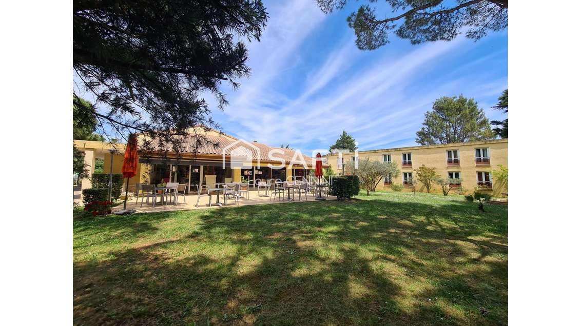 Hôtel 2 ** à vendre à Pont Saint Esprit 30130