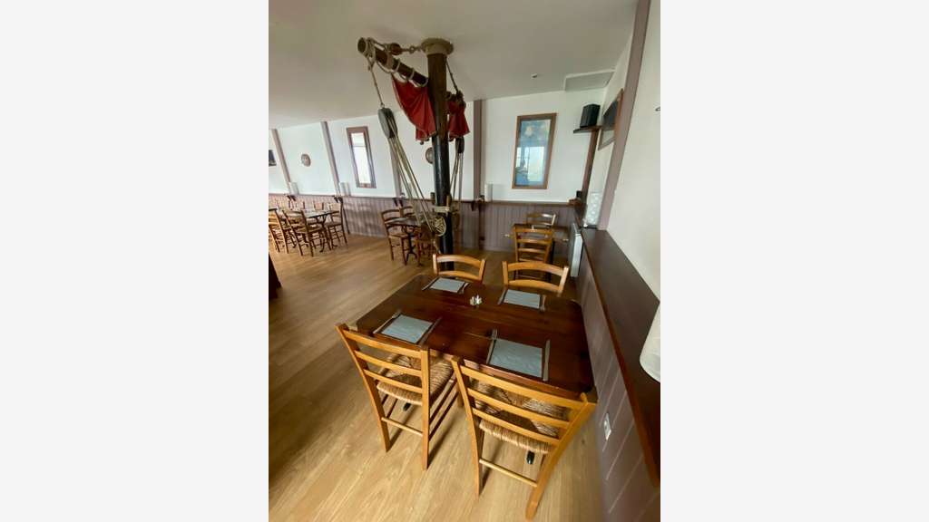 Local 83m² belle visibilité à vendre à Quimper