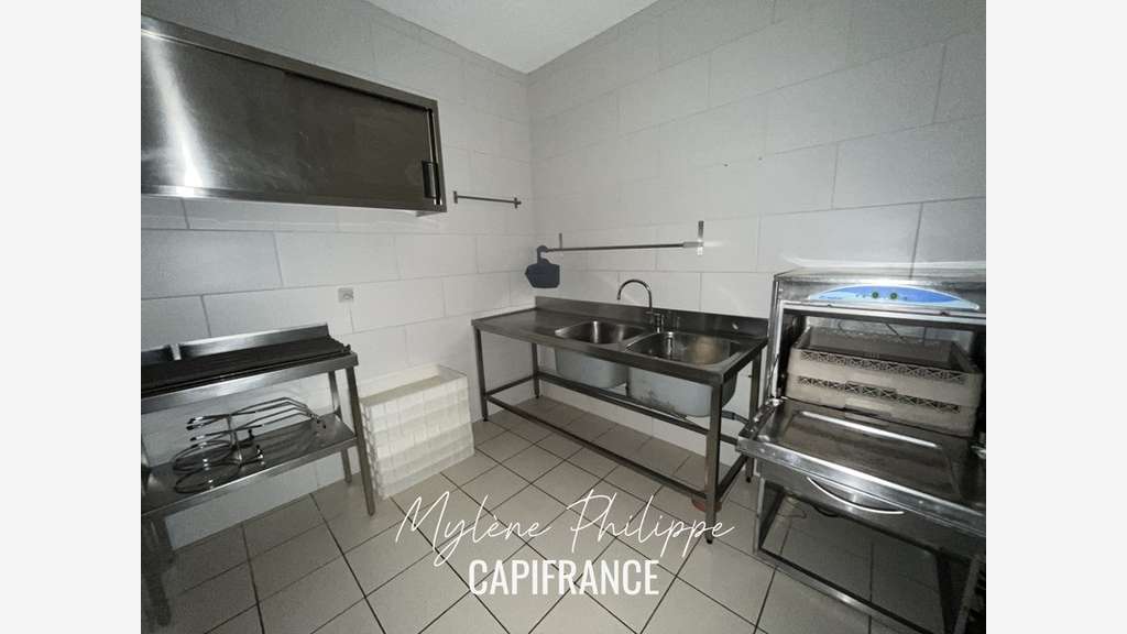 AV murs commerciaux 105m² St-Bonnet-en-Champsaur