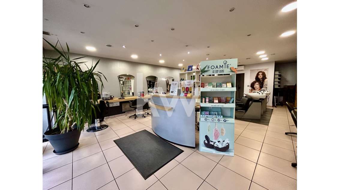 Vente salon de coiffure 65m² à Saint-Jean-de-Braye