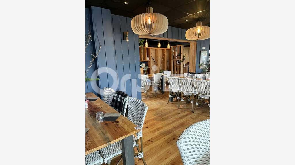 A vendre restaurant 48 couverts emplac. premium 40