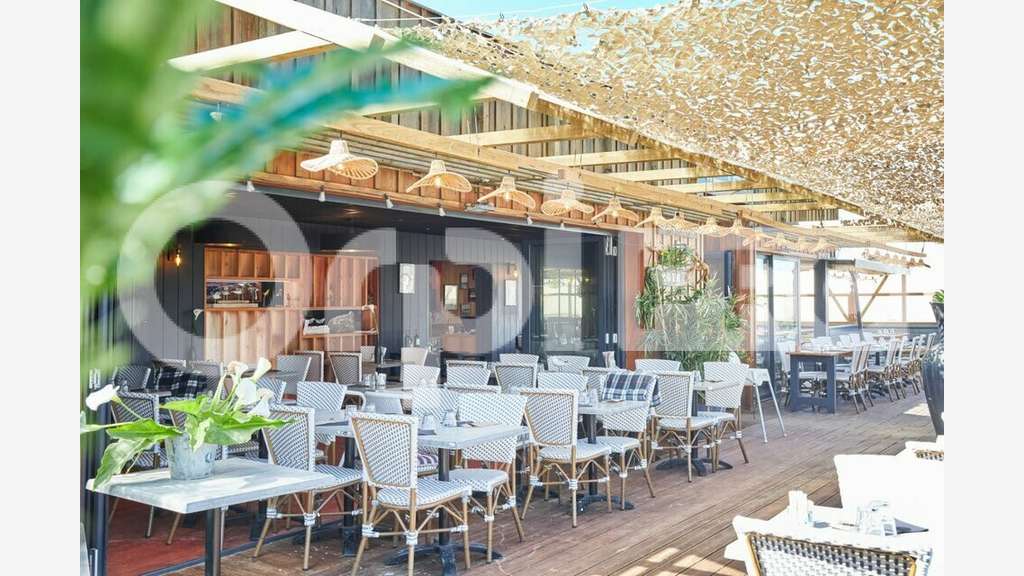 A vendre restaurant 48 couverts emplac. premium 40