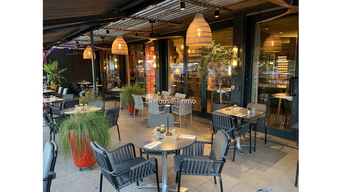 AV restaurant grande terrasse sur port plaisance