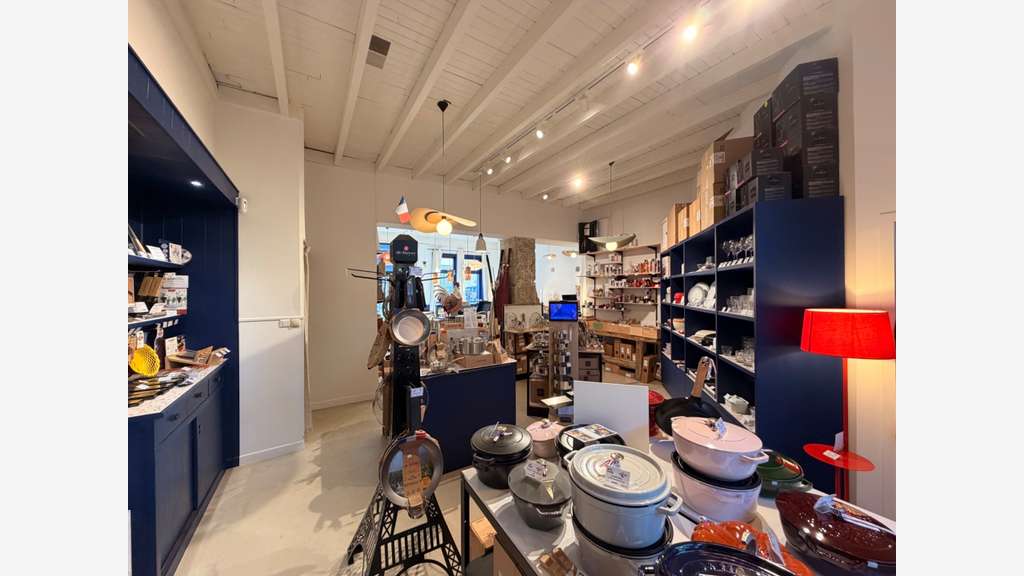 FDC décoration à vendre secteur Tasin la Demi Lune