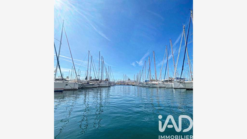 Vente FDC glacier de 28m² sur le port de Toulon