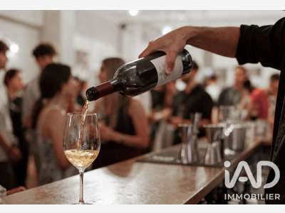 Vente bar à vins et bières en angle à Valras-Plage