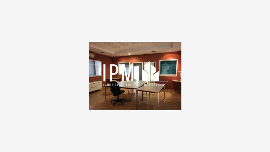 Vend local activités 992m² Châteauneuf-de-Gadagne