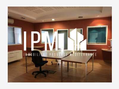 Vend local activités 992m² Châteauneuf-de-Gadagne