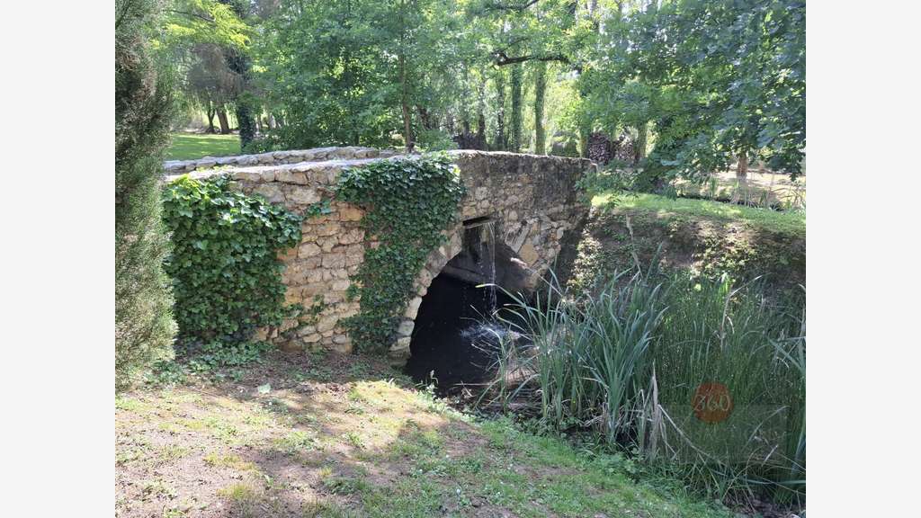 A vendre FDC traiteur+ ensemble immobilier 47