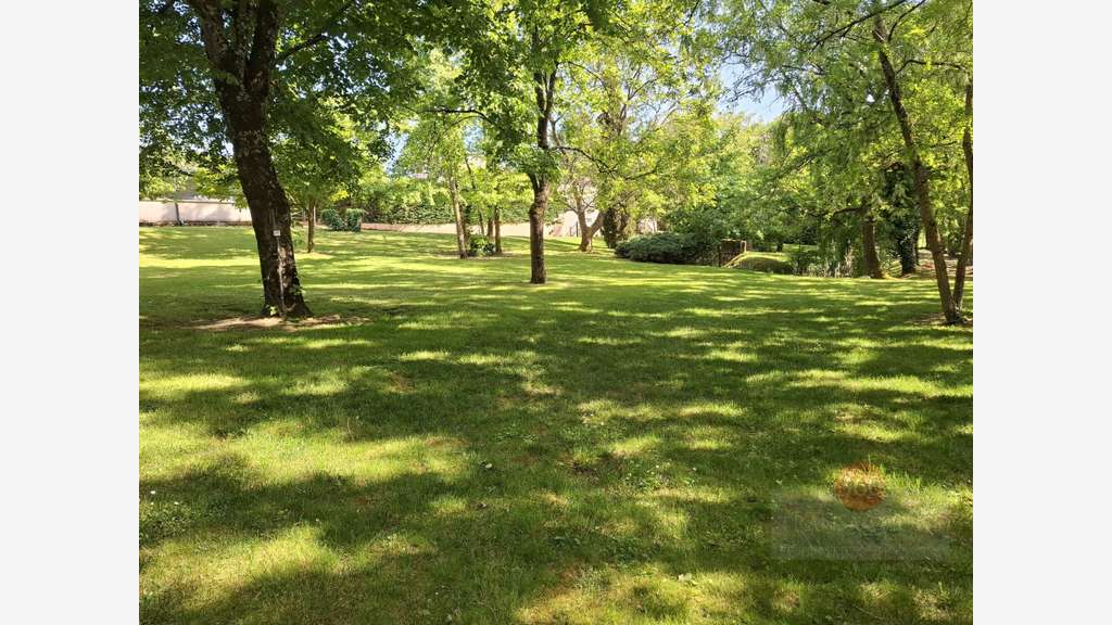 A vendre FDC traiteur+ ensemble immobilier 47