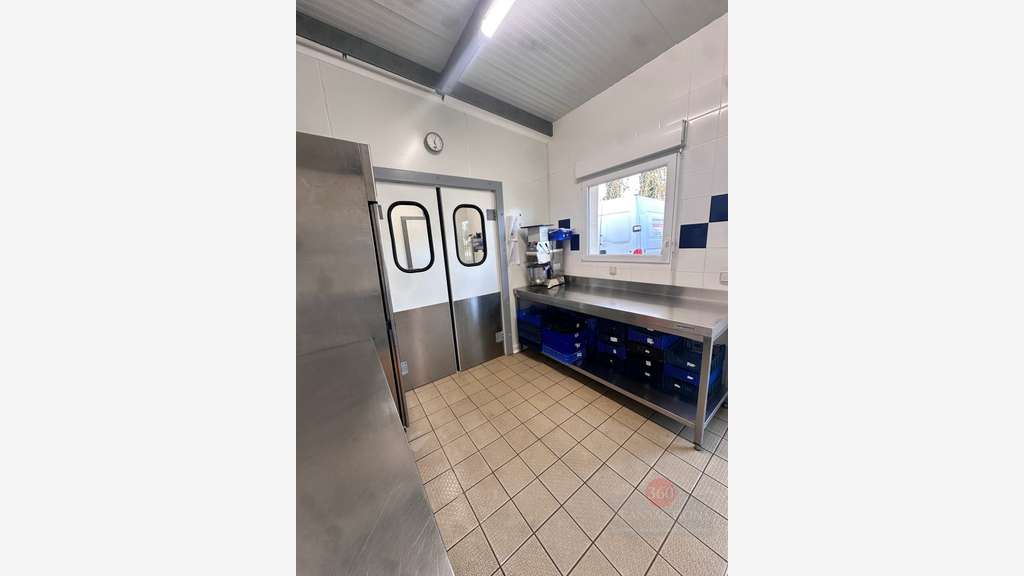 A vendre FDC traiteur+ ensemble immobilier 47