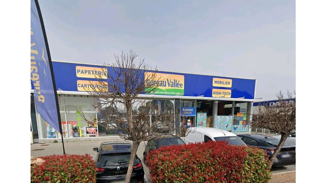 Cession magasin Bureau Vallée Fréjus