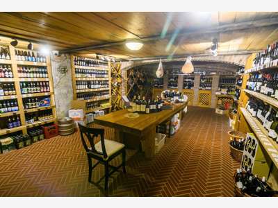 Vente cave à vins & épicerie à Lyon 69009