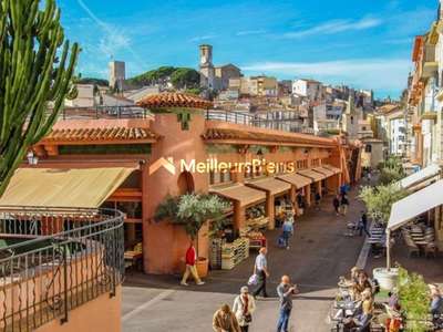 A vendre bar et cave à vin 160m² à Cannes Forville
