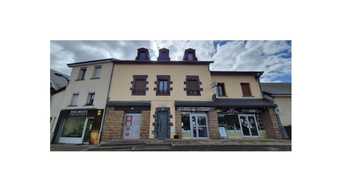 Épicerie appréciée à vendre à Chapdes Beaufort