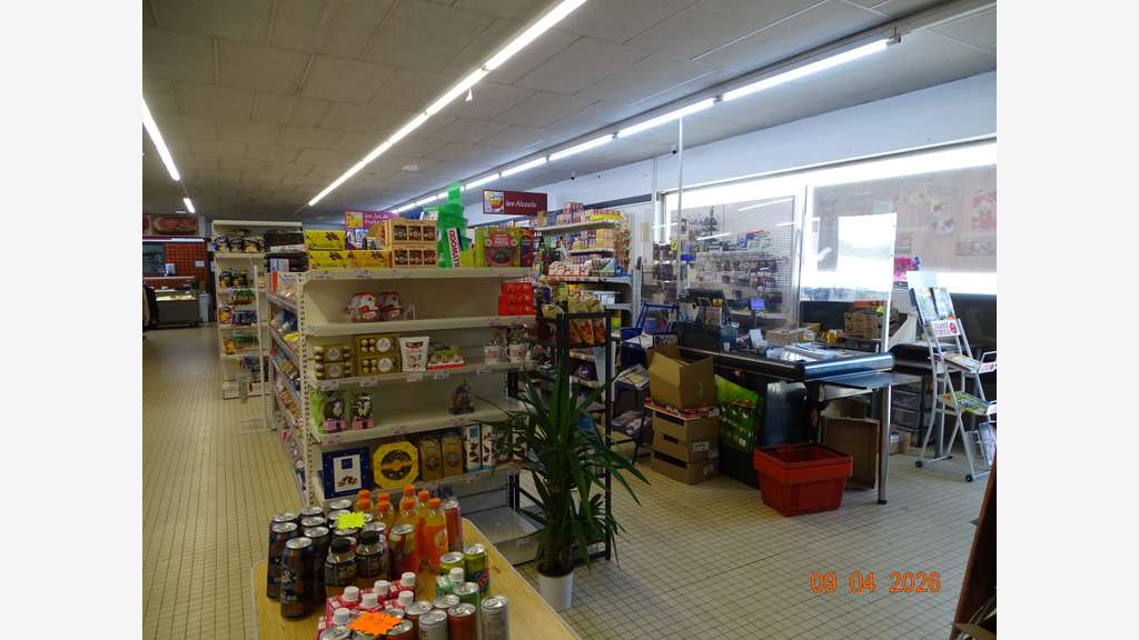 Vente supérette Coccimarket de 280m² à Craon