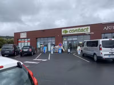 Cède Franchise Carrefour Contact 425m² Digosville